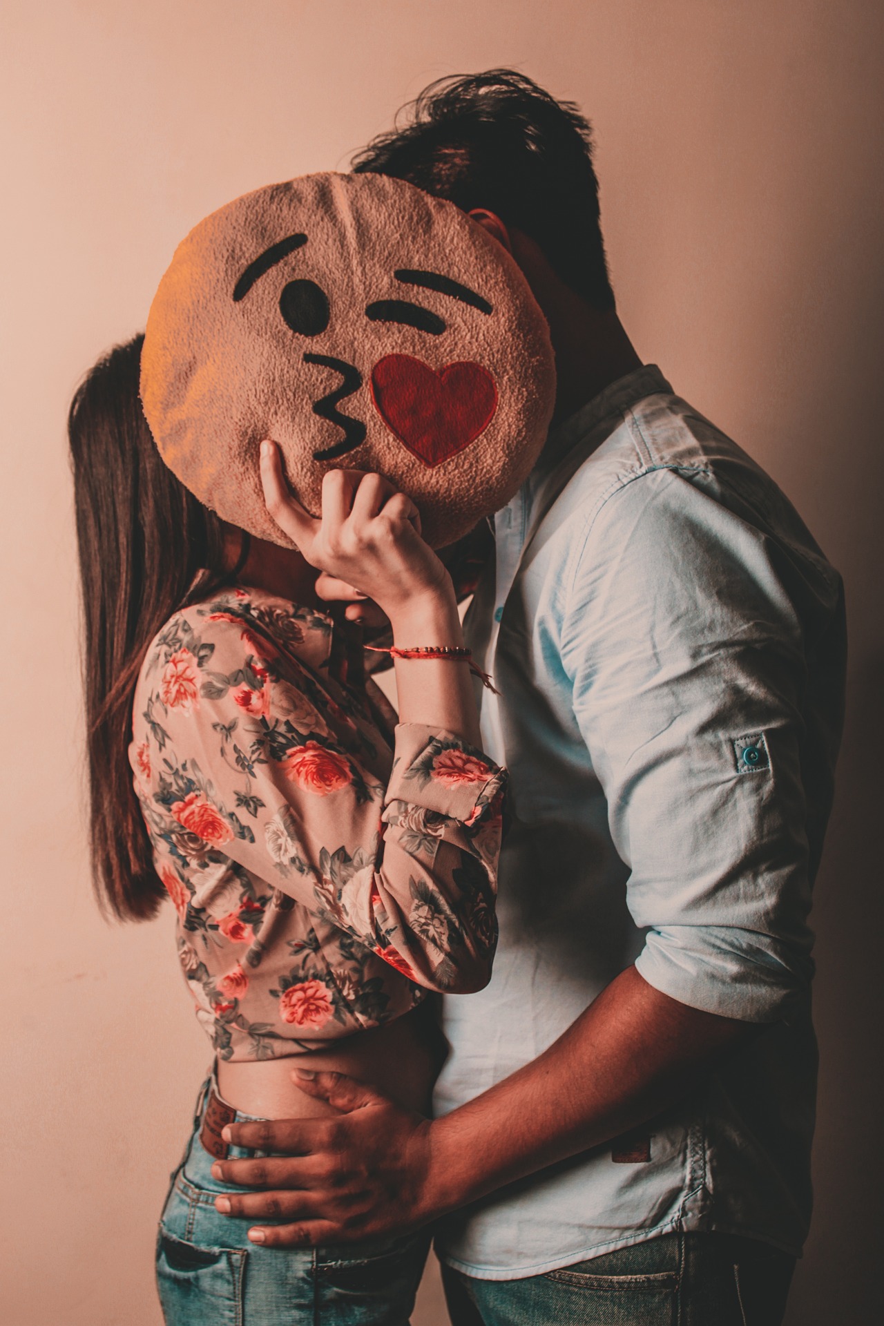 couple-4668365_1920